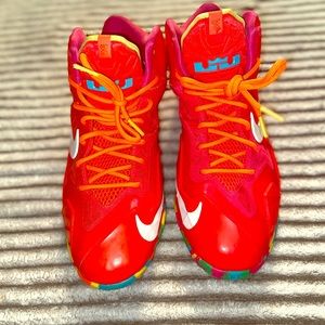 Nike LeBron Fruity Pebbles 11 gs .